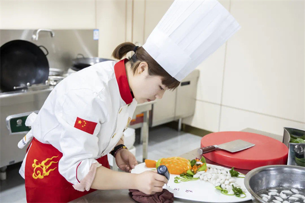 <a href=http://www.movno.net target=_blank class=infotextkey>|W(xu)У</a>.jpg