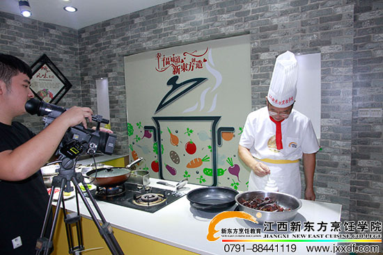 <a href=http://www.movno.net target=_blank class=infotextkey>|W(xu)У</a>.jpg