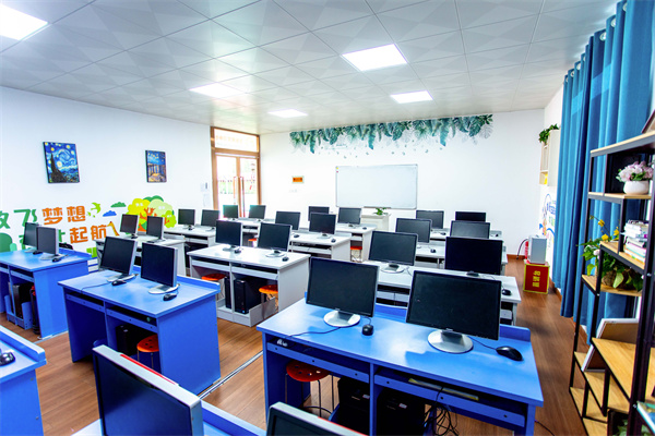 <a href=http://www.movno.net target=_blank class=infotextkey>|W(xu)У</a>.jpg