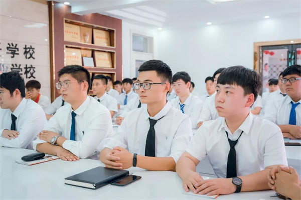 <a href=http://www.movno.net target=_blank class=infotextkey>|W(xu)У</a>.jpg