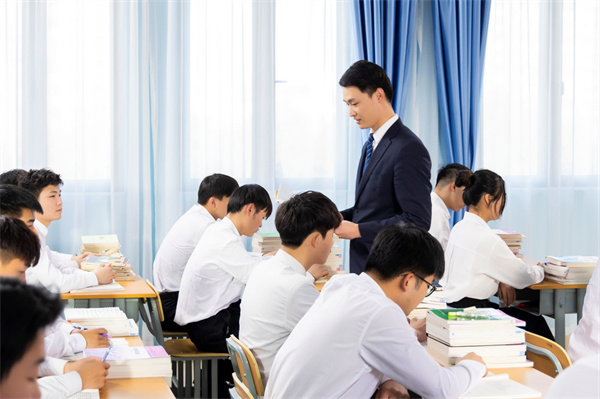 <a href=http://www.movno.net target=_blank class=infotextkey>|W(xu)У</a>