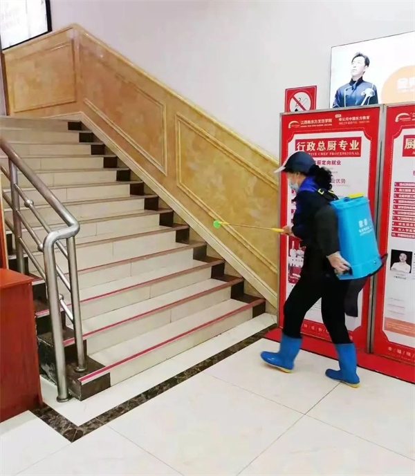 <a href=http://www.movno.net target=_blank class=infotextkey>|W(xu)У</a>.jpg