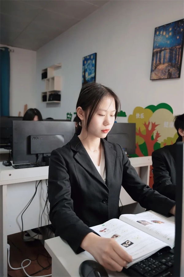 <a href=http://www.movno.net target=_blank class=infotextkey>|W(xu)У</a>W(xu).jpg