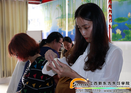 <a href=http://www.movno.net target=_blank class=infotextkey>|W(xu)У</a>.jpg