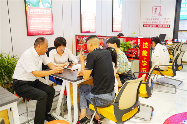 <a href=http://www.movno.net target=_blank class=infotextkey>|W(xu)У</a>.jpg