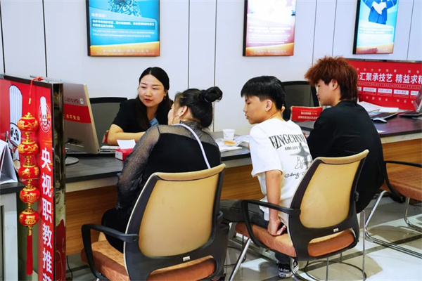 <a href=http://www.movno.net target=_blank class=infotextkey>|W(xu)У</a>.jpg