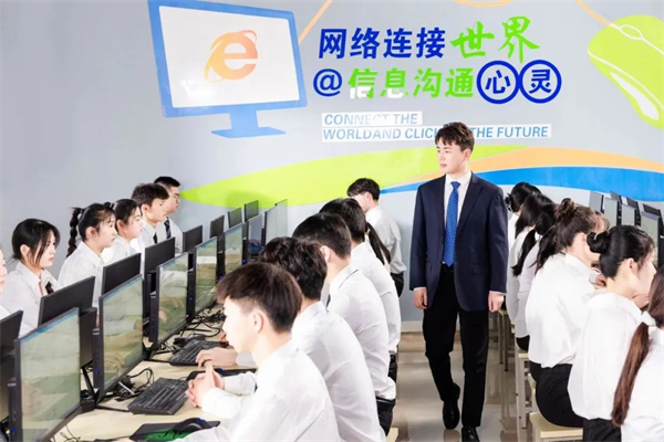 <a href=http://www.movno.net target=_blank class=infotextkey>|W(xu)У</a>