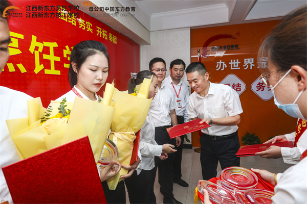 <a href=http://www.movno.net target=_blank class=infotextkey>|W(xu)У</a>.jpg