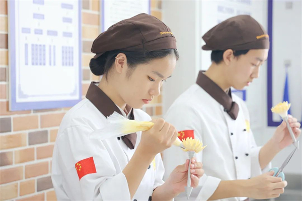 <a href=http://www.movno.net target=_blank class=infotextkey>|W(xu)У</a>.jpg