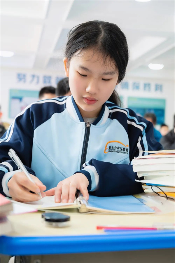<a href=http://www.movno.net target=_blank class=infotextkey>|W(xu)У</a>.jpg