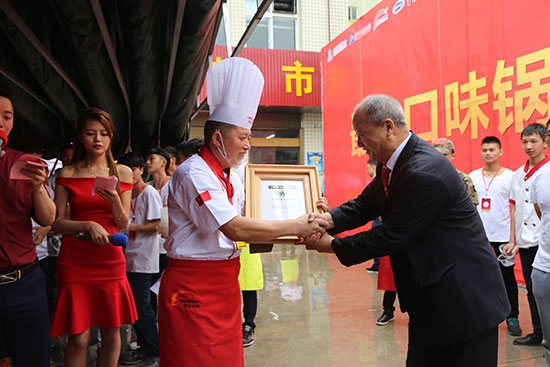 <a href=http://www.movno.net target=_blank class=infotextkey>|W(xu)У</a>.jpg